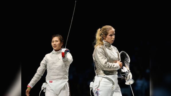London 2012 fencing: Defending champ Zagunis stunned by Kim Jiyeon 
