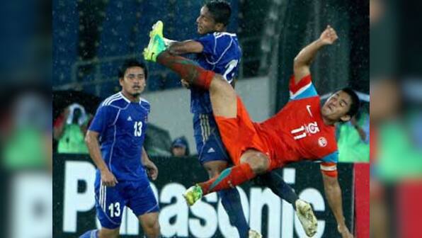 Nehru Cup: We succumbed to pressure in the first half, says India coach