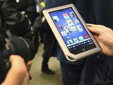 Tablet Wars: Barnes & Noble cuts price of Nook e-reader Tablet Wars: Barnes & Noble cuts price of Nook e-reader