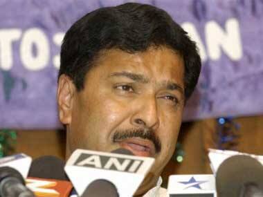 Spectrum: Dead Mahajan gets blamed for favouring Bharti, Voda