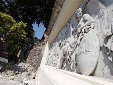 Early 19th century wall collapses in Rome