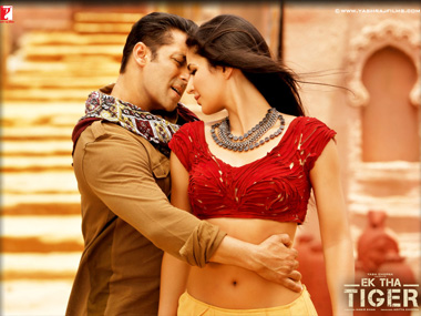 Movie Review: Ek Tha Tiger is an exciting Tiger and Kat chase! Movie Review: Ek Tha Tiger is an exciting Tiger and Kat chase!