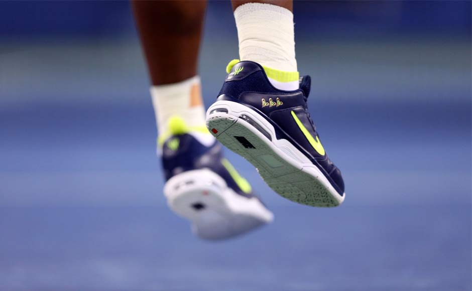 Shoes that provide comfort and support while playing sports Shoes that provide comfort and support while playing sports