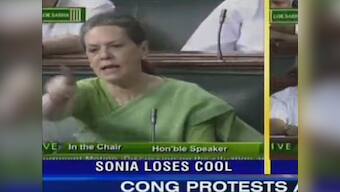 Sonia loses her cool as Advani manages to rile her  