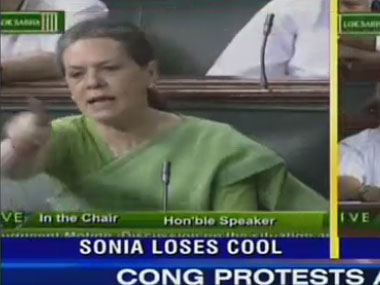 Sonia loses her cool as Advani manages to rile her   Sonia loses her cool as Advani manages to rile her