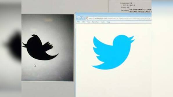 Twitter chokes web clients: pulls 'via' stamp from tweets