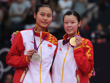 Li Xuerui outplays world No 1 Wang Yihan for badminton gold Li Xuerui outplays world No 1 Wang Yihan for badminton gold