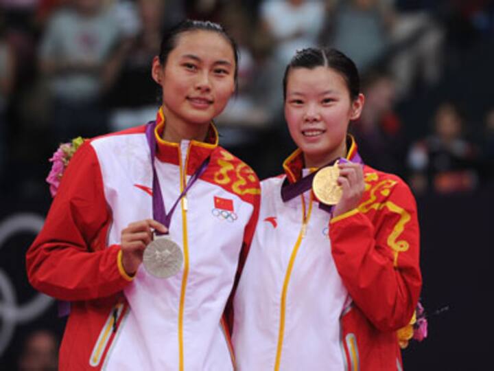 Li Xuerui outplays world No 1 Wang Yihan for badminton gold Li Xuerui outplays world No 1 Wang Yihan for badminton gold