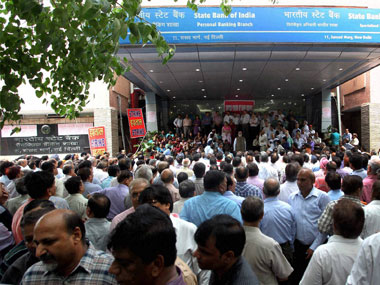 What RBI's NPA move really mean: Govt control on banks should go What RBI's NPA move really mean: Govt control on banks should go