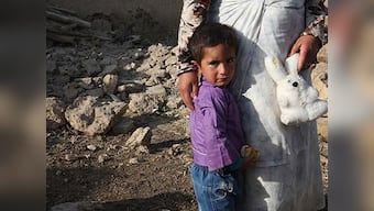 Iran mellows in quake aftermath, seeks foreign aid