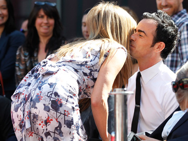Who is Jennifer Aniston's fiance, Justin Theroux? Who is Jennifer Aniston's fiance, Justin Theroux?