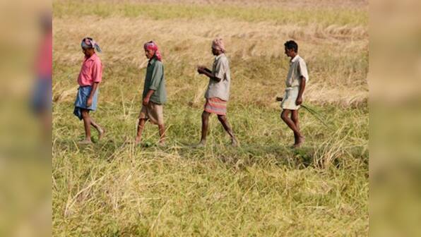 'Govt is trying to fool people with new land acquisition bill'