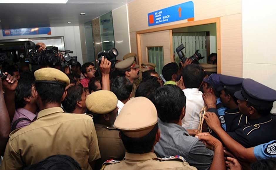 Media presence at the Global Hospitals in Chennai where Union Minister Vilasrao Deshmukh passed away on Tuesday. Firstpost Media presence at the Global Hospitals in Chennai where Union Minister Vilasrao Deshmukh passed away on Tuesday. Firstpost