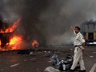 Mumbai violence: Organiser admits 'irresponsible' speech Mumbai violence: Organiser admits 'irresponsible' speech