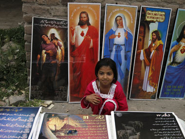 Pak Christian girl held for blasphemy, found to be a minor Pak Christian girl held for blasphemy, found to be a minor