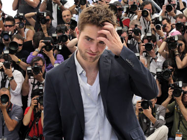 Robert Pattinson finds fans concern 'sweet' Robert Pattinson finds fans concern 'sweet'