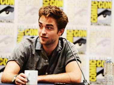 Robert Pattinson sells Los Angeles home he shared with Stewart Robert Pattinson sells Los Angeles home he shared with Stewart