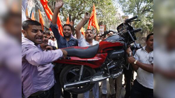 Shiv Sena protests Pakistan trade fair