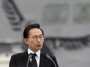 SKorean officer convicted for offending president 