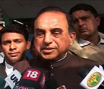 Swamy slams Karunanidhi's Sri Lanka remarks Swamy slams Karunanidhi's Sri Lanka remarks