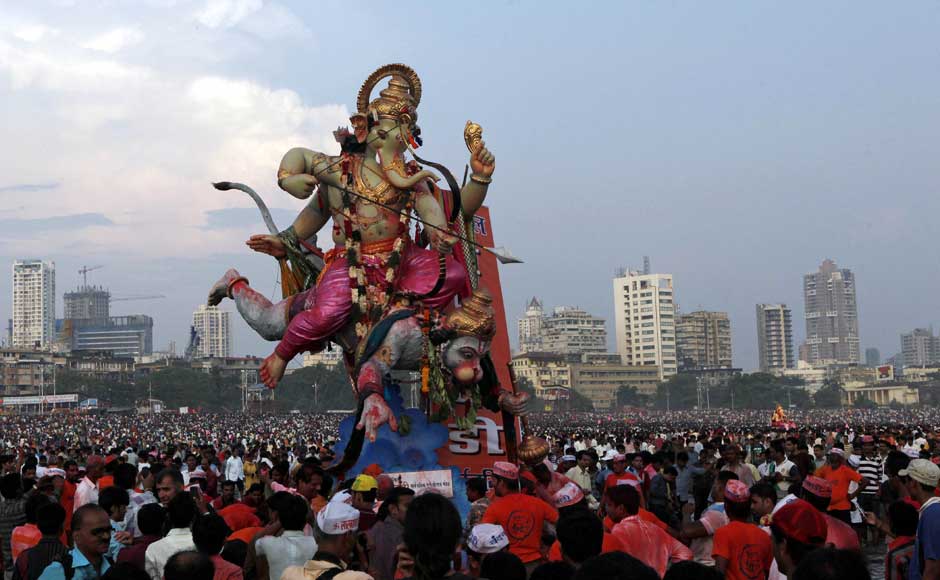 Images Mumbai Bids A Colourful Adieu To Lord Ganesh Photos News Firstpost 5495