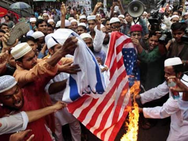 Bangladesh blocks YouTube over anti-Islamic film