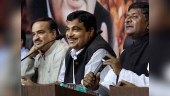 Don't touch anyone's feet to succeed, Gadkari tells BJP workers