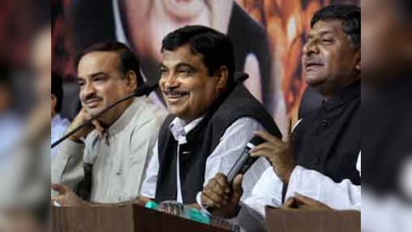 Don't touch anyone's feet to succeed, Gadkari tells BJP workers