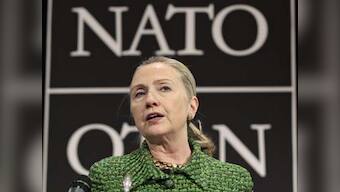 Clinton urges ASEAN unity on South China Sea