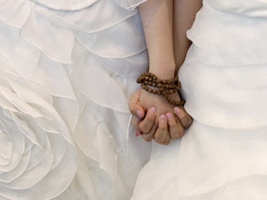 Hong Kong tycoon offers $65 million for wooing lesbian daughter Hong Kong tycoon offers $65 million for wooing lesbian daughter