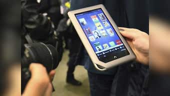 Barnes & Noble challenges Amazon with new HD Nook tablets