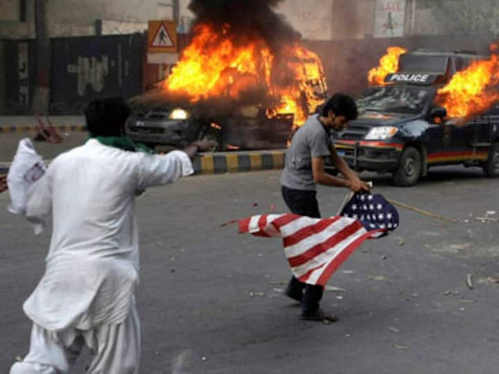 Anti-Islam film riots in Pak turn violent, 17 dead  Anti-Islam film riots in Pak turn violent, 17 dead
