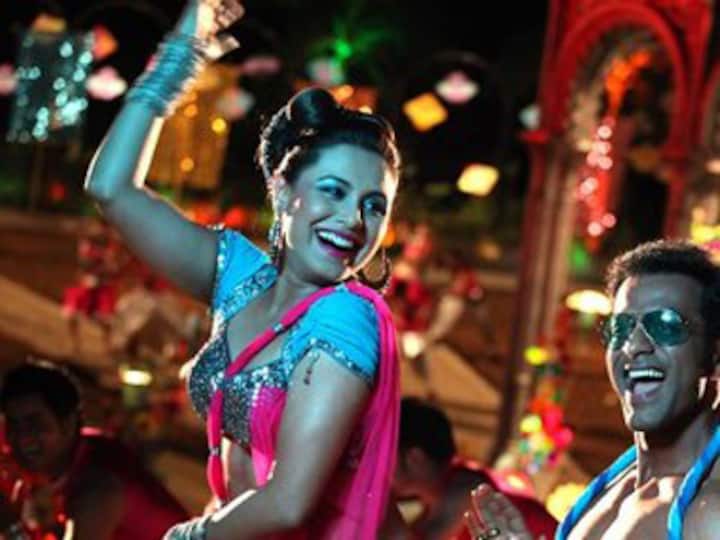 Aiyyaa is riding on Rani shoulder: Prithviraj