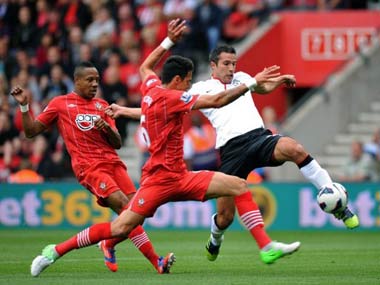 EPL: Van Persie hat-trick helps United to thrilling 3-2 win EPL: Van Persie hat-trick helps United to thrilling 3-2 win