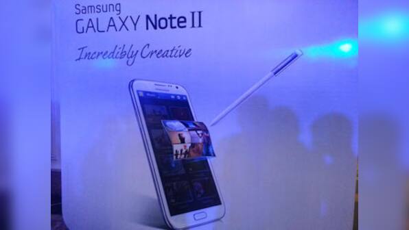 Live: Will Samsung's pricey phablet, Galaxy Note II take India by storm?