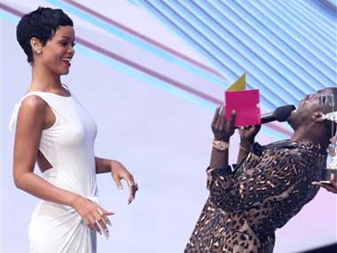 One Direction crash Rihanna's party at MTV VMAs One Direction crash Rihanna's party at MTV VMAs