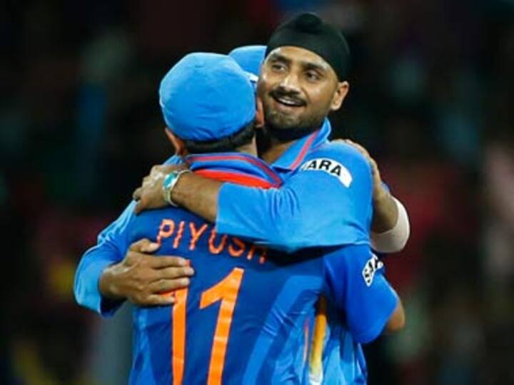 World T20: Bhajji comeback sees India hammer England World T20: Bhajji comeback sees India hammer England
