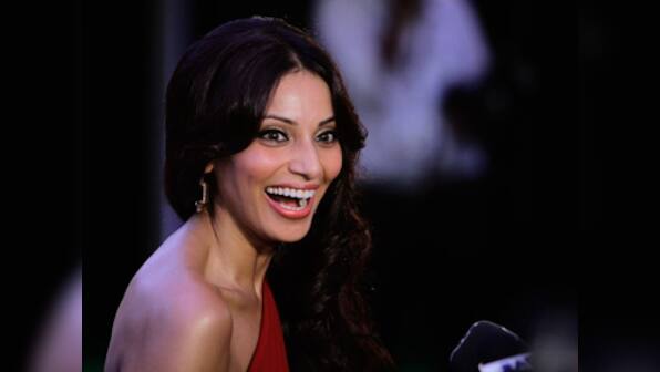 Bipasha Basu admitted to hospital for fever