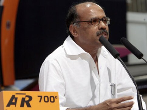 Will 'Deccan' Gopinath's aam aadmi charter plan 'simply fly'? Will 'Deccan' Gopinath's aam aadmi charter plan 'simply fly'?