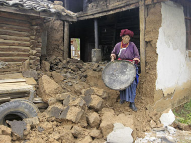 43 dead in South China earthquake; toll to rise 43 dead in South China earthquake; toll to rise