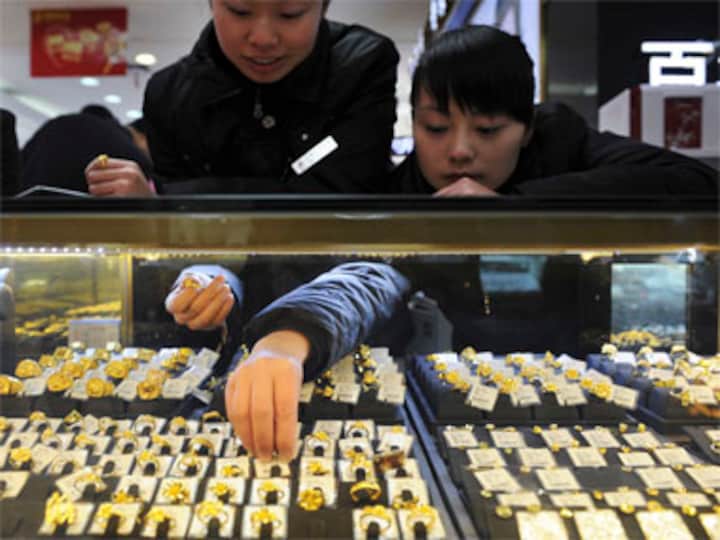 Gold steady ahead of Fed policy meet, platinum nears 5-month high