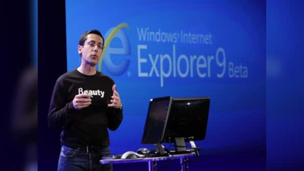 Microsoft warns Internet Explorer users of security threat