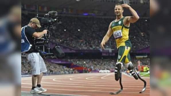 Pistorius smashes 200m world record in London opener