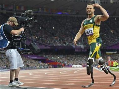 Pistorius smashes 200m world record in London opener Pistorius smashes 200m world record in London opener