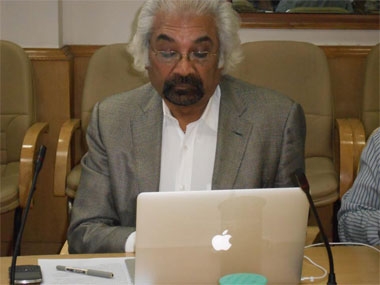 Sam Pitroda, king of telecom, needs Twitter training Sam Pitroda, king of telecom, needs Twitter training