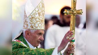 Pope urges Christians to be peacemakers in Middle East