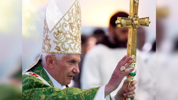 Pope urges Christians to be peacemakers in Middle East
