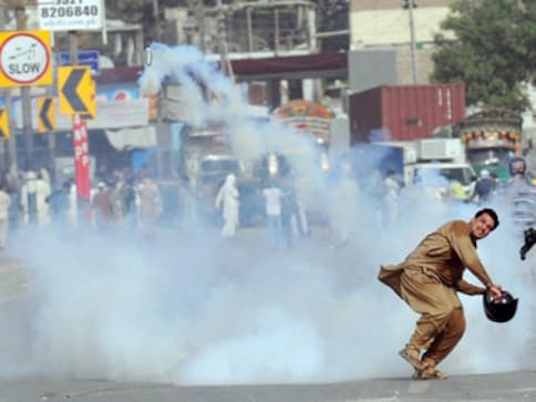 Pakistan blocks 700 links to anti-Islam film on YouTube Pakistan blocks 700 links to anti-Islam film on YouTube