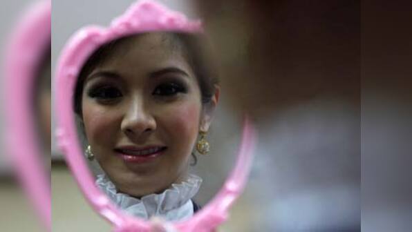 Pakistani daily lauds equal rights to transgenders