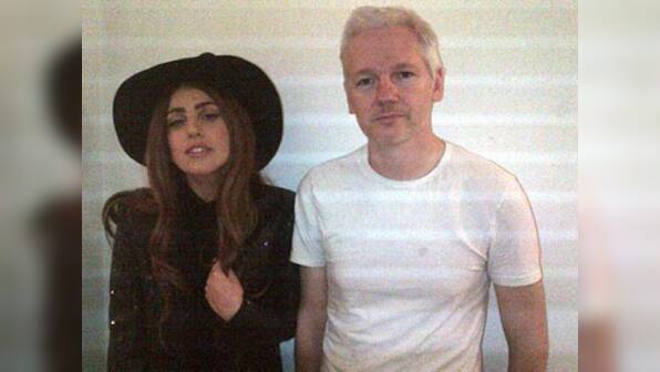 Lady Gaga dines with Wikileaks founder Julian Assange
